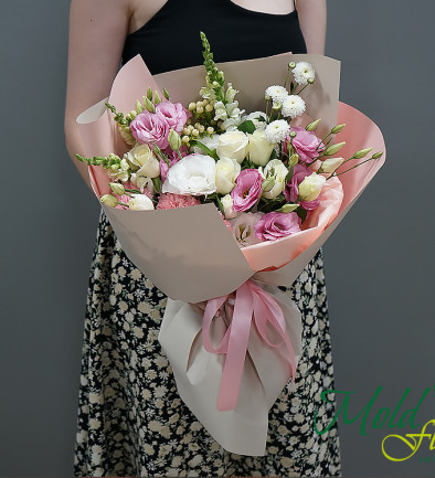 Букет из белых роз и эустом ,,Нежное послание'' Фото 394x433